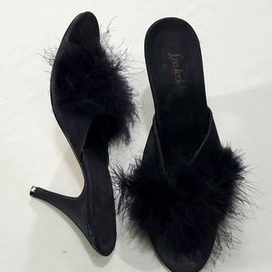 Slippers, Frederick's, size 6